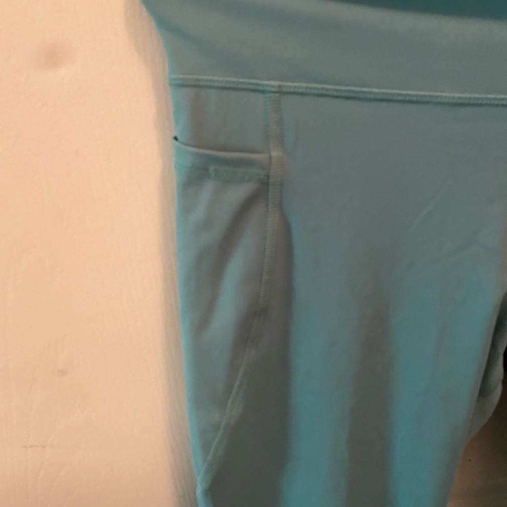 Without pants - Picture 3 of 3